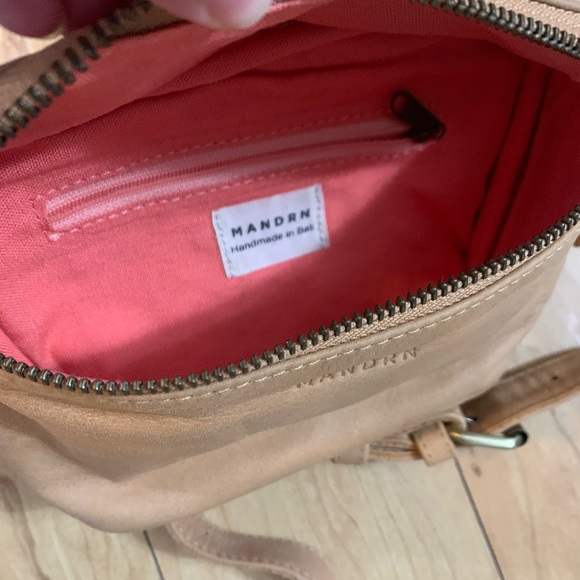 Mandrn Remy Leather Fanny Pack - Picture 5 of 11